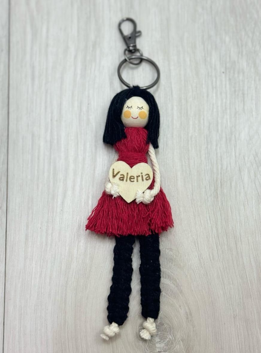 Portachiavi avatar in macramè